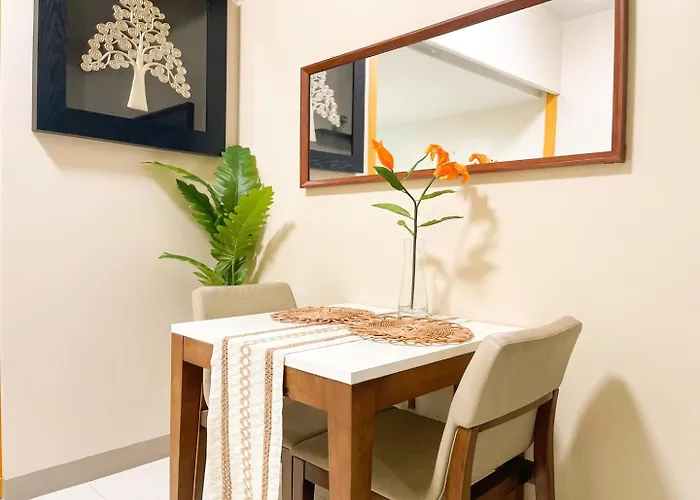 Holiday home 1br Condo, Bgc Uptown Mall, Grand Hyatt #ournw20j
